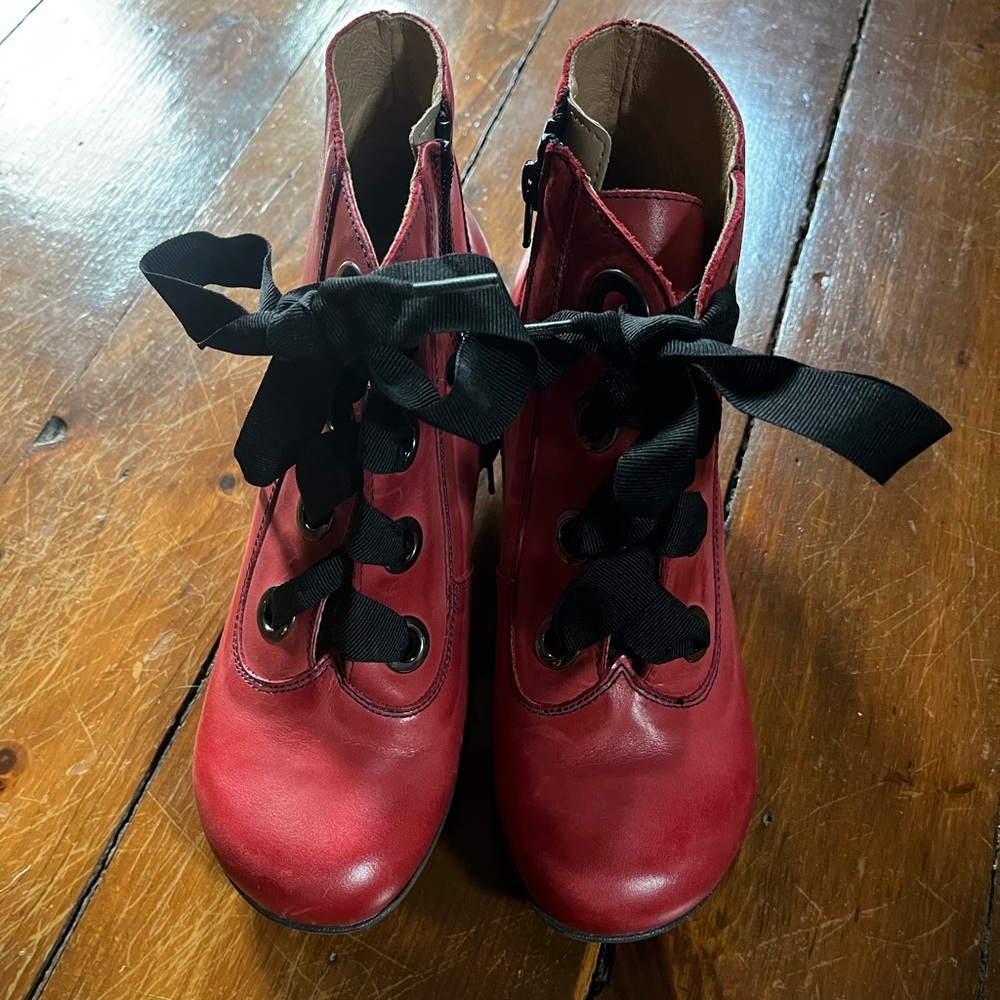 Portofino Boots Size 8